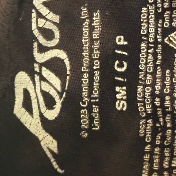 Women’s poison Edgy Black Crop Top with Skull and Snake Design - Picture 3 of 6